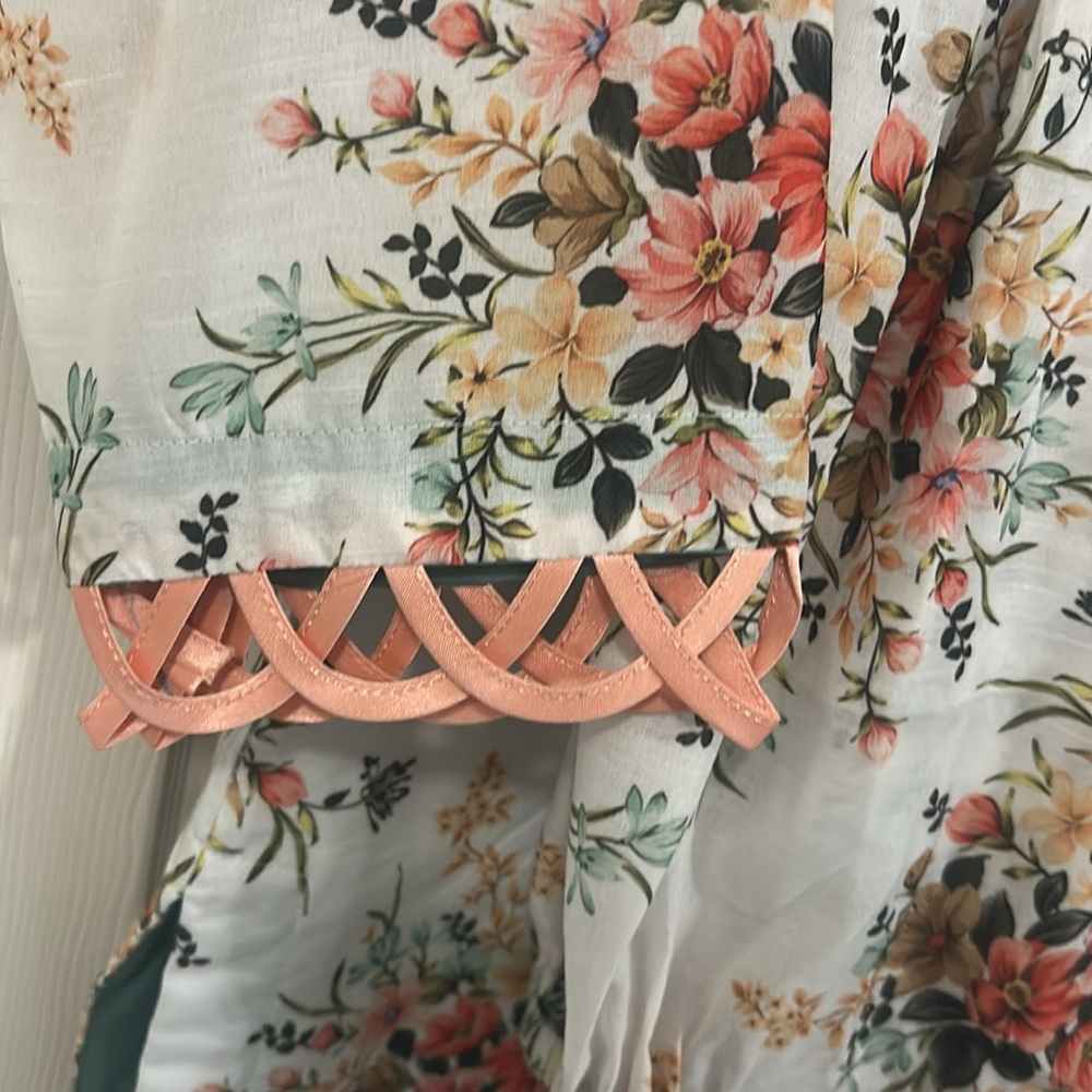 Shalwar kurta kameez  duppata cord set. Size M 
Floral print. NWOT